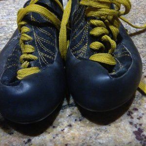 Boreal climbing shoes